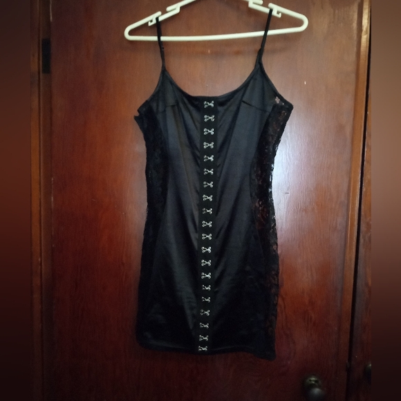 🌞NWOT Pretty Little Thing Size 6 SEXY MINI DRESS!! 😍🥰 - Picture 1 of 13